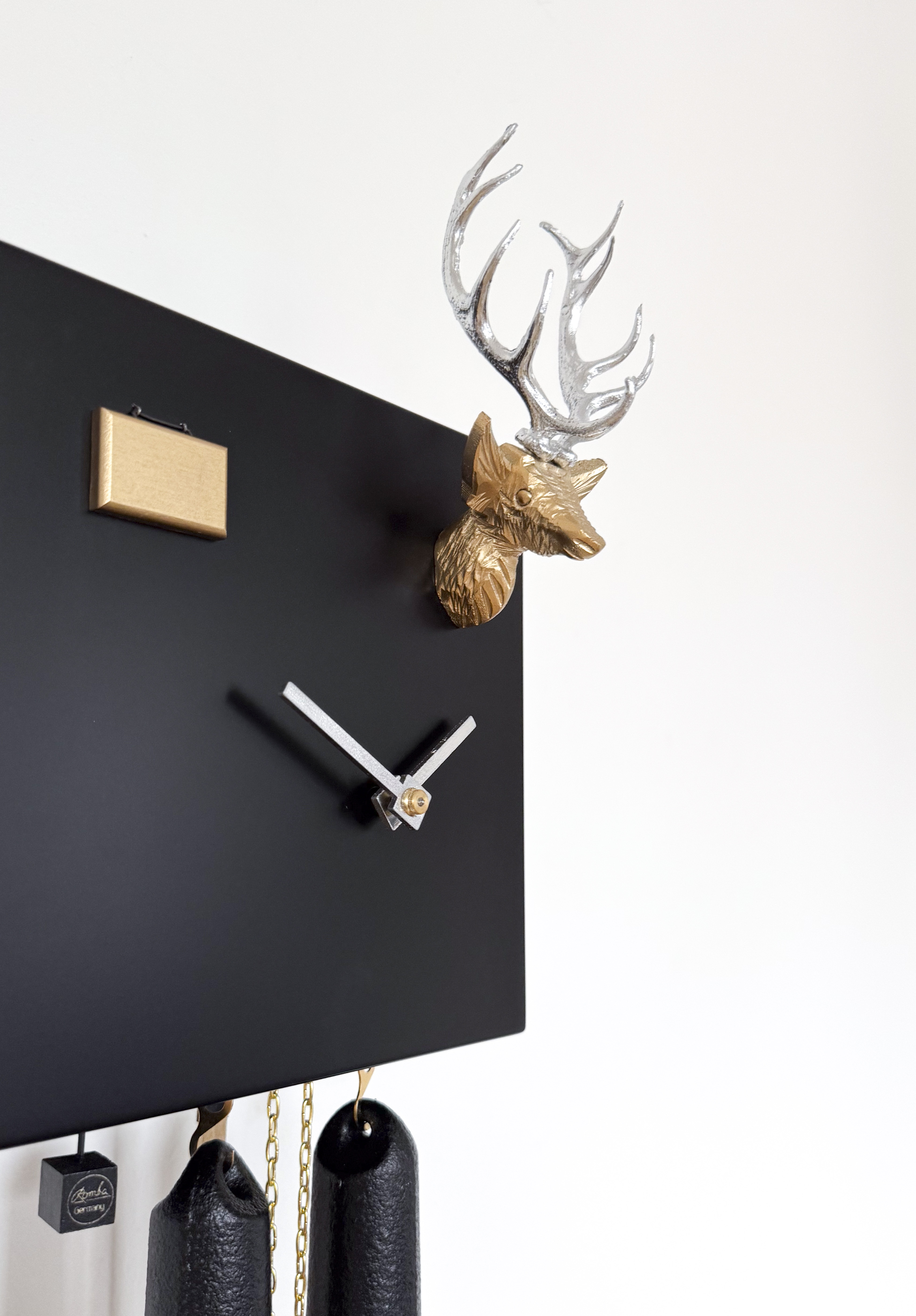 KUBUS - Design Kuckucksuhr (schwarz) mit Hirschkopf Rombach & Haas 
